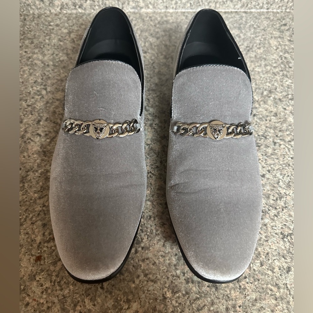 Amali Men’s Velvet Tuxedo Slip On Loafers. Size 12. New.